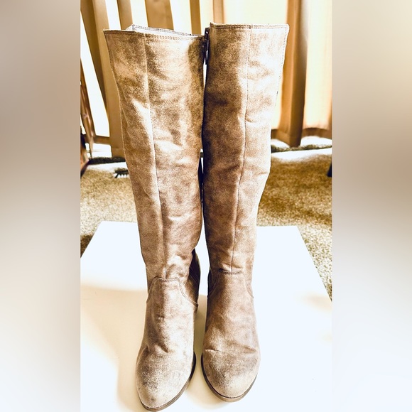 Fergaliscious CALLY Boot Size 8 - Picture 3 of 6